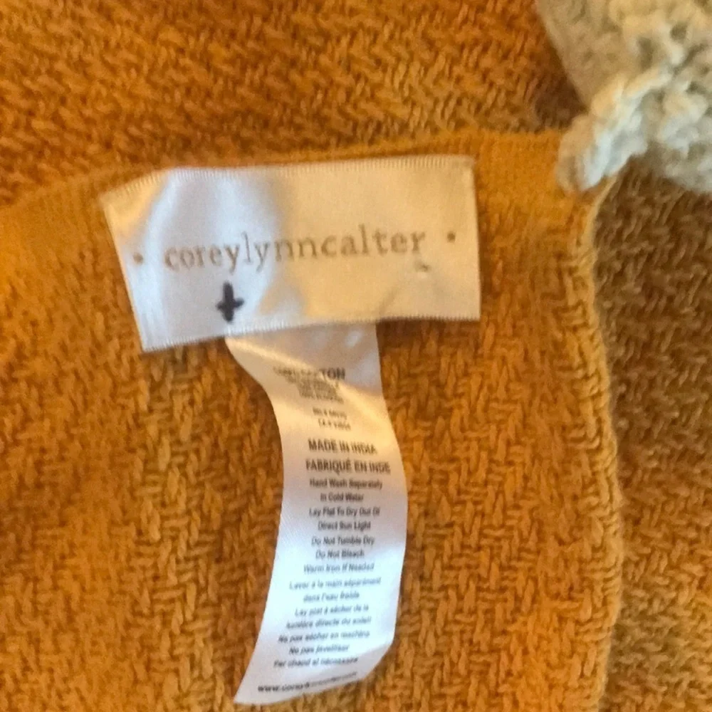 New Anthropologie Sonoran Pommed Throw blanket